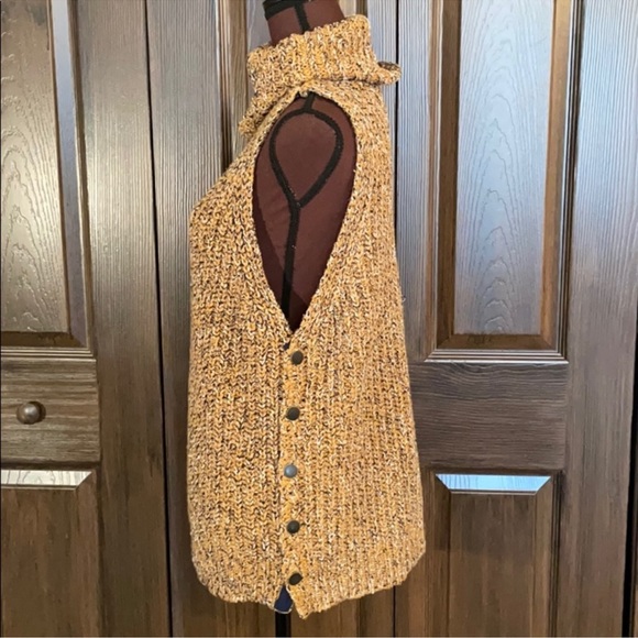 Valentina Vest - Picture 9 of 9